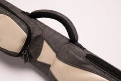 CUEL Billard-Köcher Suede Grey 2/2 Für Pool-Billard-Queues, Aus Kunst-Wildleder, Mit Schultergurt, Tragegriff Und Zwei Seitentaschen Für Billardzubehör -Buffalo Verkaufs-Shop cuel billard koecher suede grey 22 pool billard queues5