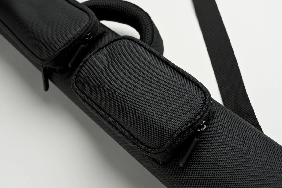 Cuel Billard-Köcher Sport Schwarz 2/2 Für Pool-Billard-Queues, Mit Schultergurt, Tragegriff Und Zwei Seitentaschen Für Billardzubehör 3 Cuel Billard-Köcher Sport Schwarz 2/2 Für Pool-Billard-Queues, Mit Schultergurt, Tragegriff Und Zwei Seitentaschen Für Billardzubehör – Bild 3