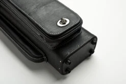 Cuel Billard-Köcher „Hustler Black“ 3/5 Für Pool-Billard-Queues, Schwarz, Aus Feinem Kunstleder, Mit Drei Seitentaschen Für Billardzubehör 13 Cuel Billard-Köcher „Hustler Black“ 3/5 Für Pool-Billard-Queues, Schwarz, Aus Feinem Kunstleder, Mit Drei Seitentaschen Für Billardzubehör -Buffalo Verkaufs-Shop koecher hustler black 35 fuer pool billard queues6