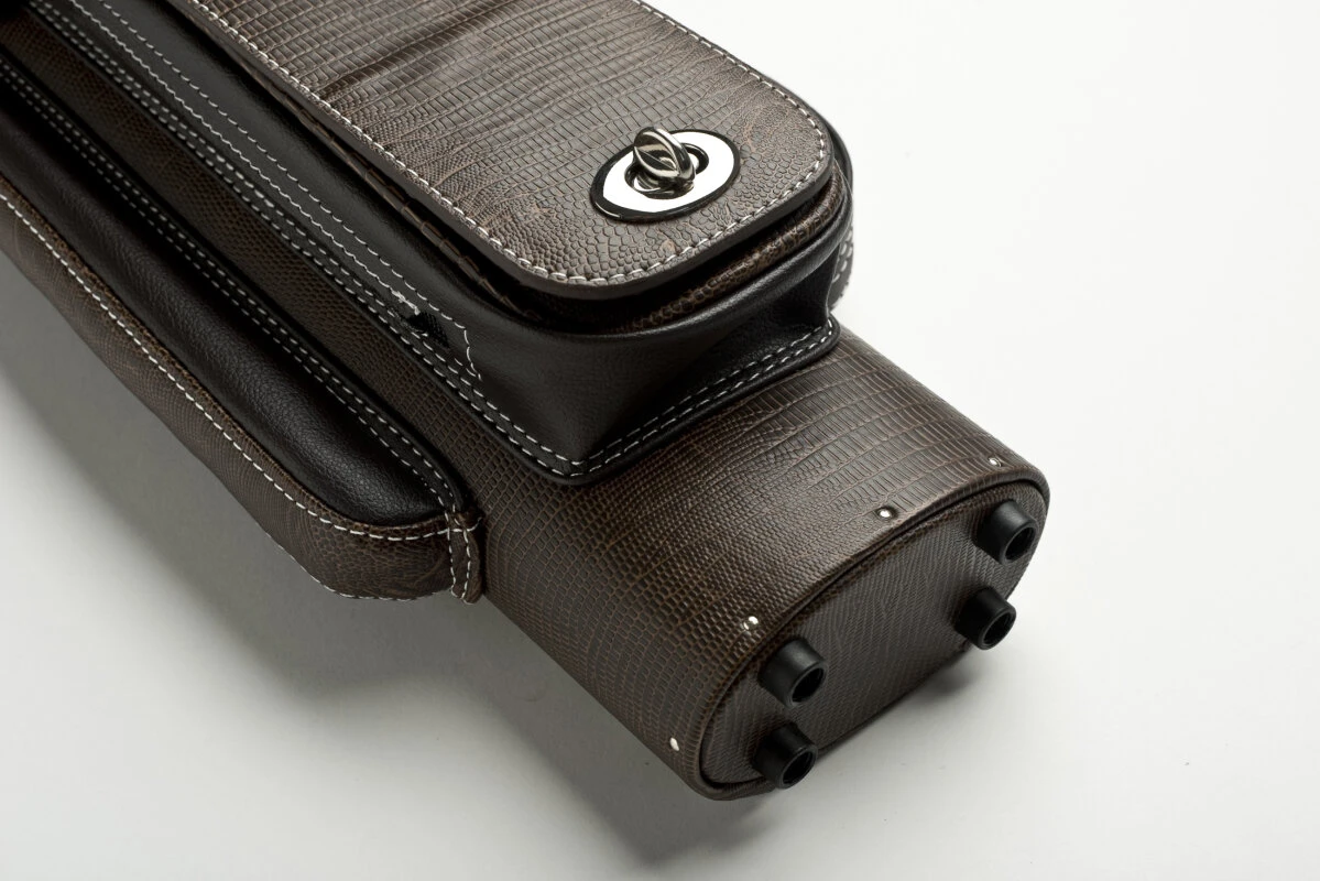 CUEL Billard-Köcher „Hustler Brown“ 2/2 Für Pool-Billard-Queues, Braun, Aus Feinem Kunstleder, Mit Drei Seitentaschen Für Billardzubehör 6 CUEL Billard-Köcher „Hustler Brown“ 2/2 Für Pool-Billard-Queues, Braun, Aus Feinem Kunstleder, Mit Drei Seitentaschen Für Billardzubehör – Bild 6