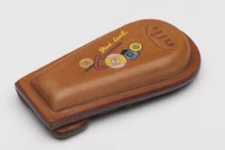 Queuehalter Aus Leder Für 4 Queues Mit Aufdruck 7 Queuehalter Aus Leder Für 4 Queues Mit Aufdruck -Buffalo Verkaufs-Shop queuehalter aus leder fuer 4 queues mit aufdruck7