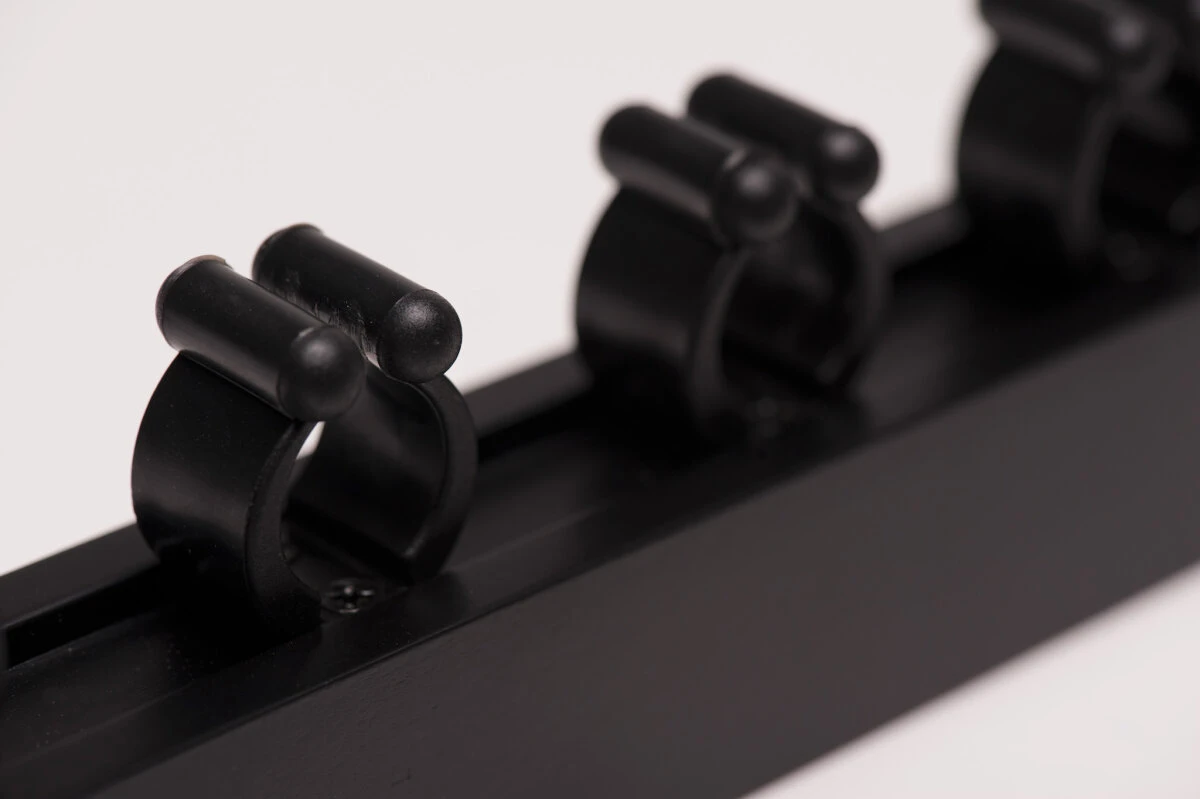 Wandhalterung Für Vier Queues, Holz, Schwarz 2 Wandhalterung Für Vier Queues, Holz, Schwarz – Bild 2